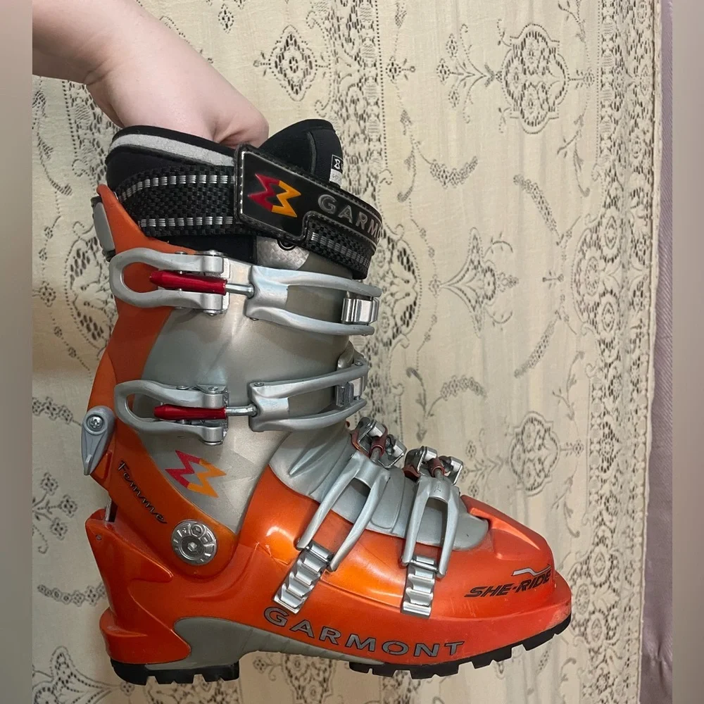 Garmont: She-Ride women's alpine touring ski boots